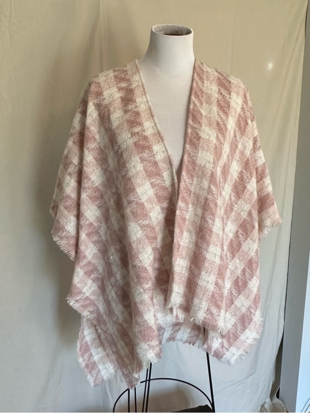 LC Lauren Conrad Blush Pink & Cream Plaid Wrap shawl cover-up silver sparkle